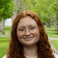 Emily Simons's Instagram, Twitter & Facebook