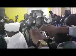 منزل صلاح بوش في الخرطوم. ØµÙ„Ø§Ø­ Ù‚ÙˆØ´ ÙŠØ±Ù‚Øµ Ù…Ø¹ Ø§Ù„Ø¬Ù†ÙˆØ¨ÙŠÙŠÙ† ÙÙŠ Ø§Ù„Ø³ÙˆØ¯Ø§Ù† Youtube