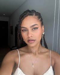 Eyes so blue, I drown 😍