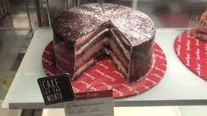 Resepi kek chocolate indulgence | sedapnya bila sebut pasal kek ni. Unwrapping Secret Recipe S Chocolate Indulgence Cake Youtube