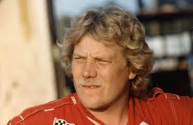 Happy Birthday to 𝗧𝗵𝗲 𝗞𝗶𝗻𝗴 𝗼𝗳 𝘁𝗵𝗲 𝗢𝘂𝘁𝗹𝗮𝘄𝘀! 👑 20  Championships 👑 690 Feature Wins 👑 12 Knoxville Nationals Titles 👑 7  Kings Royal Crowns 👑 2005 @SprintCarHOF Inductee Hope your day is fitting  for a king, Steve Kinser.