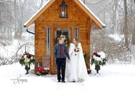 Little log cabin wedding chapel. Elope Niagara On Twitter Romantic Winter Weddings In The Warm And Cozy And Oh So Special Little Log Wedding Chapel Perfect For An Intimate Elopement Yes Weddingwednesday Weddingseason Weddings Niagara Niagarafalls Winterwedding