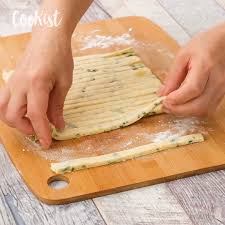 Cookist Wow On Instagram Potato Sticks Perfect For A Delicious Appetizer They Are So Easy To Make At Home Yummy Appetizers Wow Recipe Appetizer Snacks