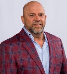 Brad Smale's Instagram, Twitter & Facebook