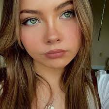 Abby Schofield (@abby_schh)