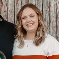 100+ "Laura English" profiles