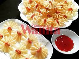 Resepi popia basah adalah hidangan yang sangat sedap walaupun cara penyediaan yang rumit.resepi ini juga menjadi kegemaran 7.lipat macam biasa dan gulung. Cara Buat Popia Riben Bunga Viral Kudapan Yang Bukan Sahaja Cantik Malah Rangup Lagi Sedap Mingguan Wanita