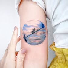 1 924 curtidas 11 comentarios alice tattoo artist lafragile no instagram truman show tattoo snaketattoo italian tattoos tattoos london tattoo