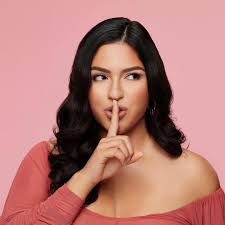 Nos encantan los secretos! Te traemos #HollywoodFashionSecrets mantienen el  escote discreto y sin irritar la delicada piel. Disponible ya en nuestra  tienda 💕😍 ¡Compra ahora! 📲 https://wa.me/50585980881 Visítanos