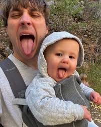 alan benjamin thomas (@alanbenj) • Threads, Say more