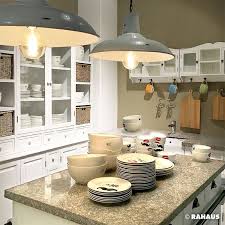 Der einfache weg zu ihrer küche im landhausstil. Landhaus In Extase Kuche Kochen Kitchen Landhaus Kucheninsel Rahaus Berlin Geschirr Vitrinenschrank Leuchte L Haus Kuchen Landhauskuche Kuchendesign