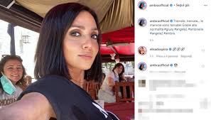 After the spread of rumors about the crisis with massimiliano allegri and the serene rediscovery for the couple, what about a new photo published by ambra angiolini herself but which portrays her with her alleged lover? Ambra E Allegri A Sorrento Insieme Ambra Angiolini E Massimiliano Allegri In Vacanza Nuovi Progetti Virgilio Sport