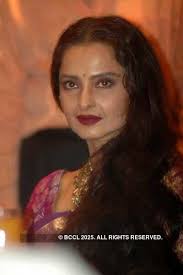 Punam Sinha and Rekha attends a party honouring Bollywood actor Shatrughan  Sinha's election to the national parliament the LS and to mark the  completion of the film 'Aaj Phir Jeene Ki Tamanna