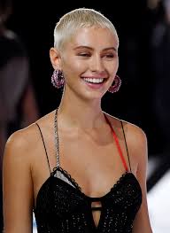 Jude Law's Daughter Shaved Her Head & Dazes with Her Beauty at 22 after Dad  Taught Her Not to Fear Changes