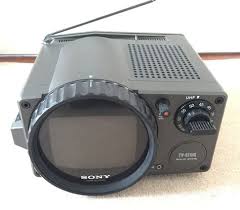 Sony Tv511uk Uhf Uk Standard I Sound Black White Portable Tv With Rotating Screen I Still Own This A Sony Design Classic Radyo Tv Teknoloji