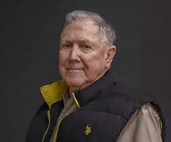 Dean Pearman's Instagram, Twitter & Facebook