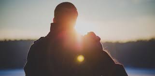 Suami yang sayang pada istrinya ditunjukkan dengan cara caring. Suami Mencintai Isteri 8 Tanda Suami Takkan Berhenti Mencintai Anda Theasianparent Malaysia