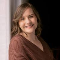 Lindsay Sanderson's Instagram, Twitter & Facebook