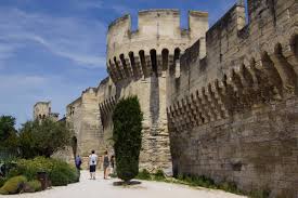 Once here, like a siren, the city will entrance you. Structurae En Avignon City Walls