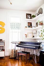 These 11 Music Rooms Are Nothing Short Of Inspiring Idees Pour La Maison Salles De Musique Maison