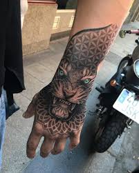 Maar Dan Een Wol Mandala Hand Tattoos Tiger Hand Tattoo Hand Tattoos