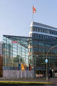 Und wir müssen berlin geistig, seelisch, politisch und wirtschaftlich mit ganzer kraft unterstützen. Datei Konrad Adenauer Haus Berlin Flaggen Jpg Wikipedia