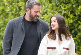 Последние твиты от ben affleck (@benaffleck). Ana De Armas Seemingly Addressed Rumors She And Ben Affleck Are Getting Back Together Glamour