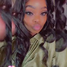 LEASHA WILLIAMS Cosmetologist