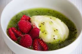 Gaspacho De Kiwi Cremeux Chocolat Blanc Framboises Recette Recettes De Cuisine Cremeux Chocolat Cuisson Des Aliments