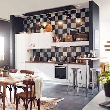 La cuisine ouverte sur salon, autrement dit cuisine à l'américaine, est devenue synonyme de fonctionnalité et de convivialité. Cuisine Ouverte Avec Bar 18 Idees D Amenagement