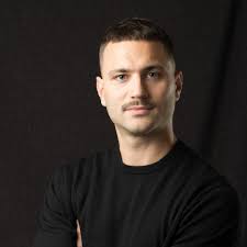 Robert Konecki's Instagram, Twitter & Facebook