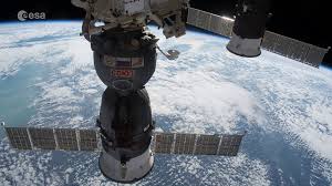 Dans une interview à l'afp, l'astronaute français thomas pesquet a évoqué mardi avec humour le retour extrême qui l'attend vendredi à bord d'une oleg novistky et thomas pesquet répètent les opérations qu'ils mèneront pour revenir sur terre vendredi 2 juin. Esa Thomas Pesquet De Retour Sur Terre