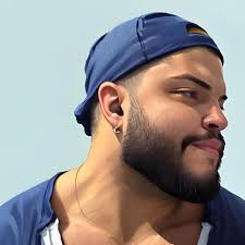 Roger no auge, com o Chapéu de Palha, sem doença e pulando em uma ilha  ocupada pela elite dos Dragões Celestiais. A parte boa desse flashback  devastador vai ser essa. As migalhas