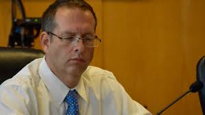 Panhandling sign ordinance fails at acrimonious West Warwick Town Council  meeting