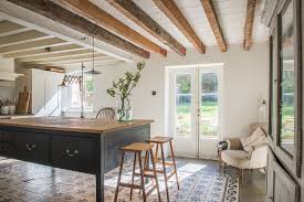 Une Maison De Campagne Au Charme British Planete Deco A Homes World Maison De Campagne Maison Style Cuisines Rustiques Modernes