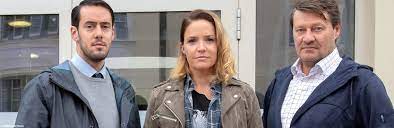 Selbstmord war es nicht, trotz des mit steinen beladenen rucksacks, den sie trägt. Yflj49y0lgbkym