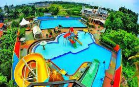 Selain bersama keluarga, kalian juga ingin berlibur bersama teman untuk menghabiskan long weekend yang sebentar lagi akan. Harga Tiket Kolam Renang Aladin Aquaplay Karawaci Binong Tangerang Wisata Tempatku