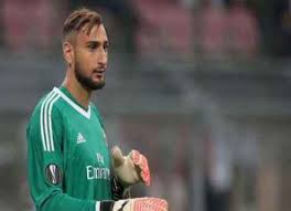 جانلويجي دوناروما ٢٥ فبراير، ١٩٩٩هو لاعب كرة قدم إيطالي محترف يجيد اللعب كحارس مرمى مع نادي الدوري الإيطالي ميلان و‌منتخب إيطاليا. Ø¥ØµØ§Ø¨Ø© Ø­Ø§Ø±Ø³ Ù…ÙŠÙ„Ø§Ù† Ø¯ÙˆÙ†Ø§Ø±ÙˆÙ…Ø§ ÙˆØ¬Ù†Ø§Ø­Ù‡ Ø§Ù„Ù†Ø±ÙˆØ¬ÙŠ Ù‡Ø§ÙˆØºÙŠ Ø¨ÙÙŠØ±ÙˆØ³ ÙƒÙˆØ±ÙˆÙ†Ø§ Ø±Ø£ÙŠ Ø§Ù„ÙŠÙˆÙ…