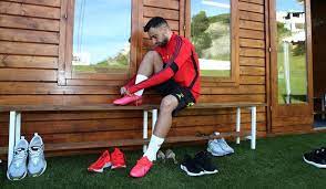 Bruno fernandes started portugal's euro 2020 clash with belgium on the benchcredit: Dimitar Berbatov Erklart Warum Man Utd Gemacht Haben Bruno Fernandes Transfer Fehler Aktuelle Boulevard Nachrichten Und Fotogalerien Zu Stars Sternchen