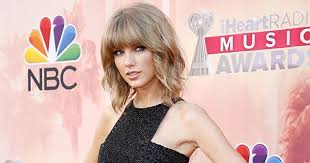 Taylor swift with long curly hair. What Happened To Taylor Swift S Hair Naturallycurly Com