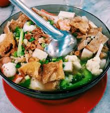 In medan where i grew up, this is how they serve yong tau foo and they add fish balls, and bitter. Yong Tau Foo Terkenal Di Melaka Restoran Gelombang Biru Yong Tau Foo Homestay Kesidang Moon