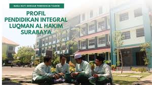 Suyoto,msi pada kunjuganya ke ppas hidayatullah bojonegoro serta foto bersama time sdi luqman al hakim bojonegoro. Sma Luqman Al Hakim Islamic Boarding Full Day School