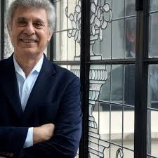 Entre sus actividades se destaca su participación en la industria farmacéutica a través de laboratorios elea y. Hugo Sigman Confirmo Que La Vacuna De Astrazeneca Contra El Coronavirus Comienza A Fabricarse En Dos Semanas Bae Negocios