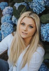 It's time for a KING 5 KING 5 Sports senior shoutout to Emilie Henningsen  from Glacier Peak. She will be attending the University of Oregon