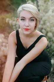 Thea Robinson's Instagram, Twitter & Facebook