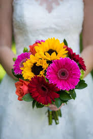 Dec 13, 2019 · if you want huge amounts of different pink flowers, you'll notice that fall might not be the best time for you to get married. Red Rose And Gerbera Daisy Bouquet
