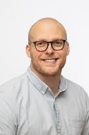 Katrina Pierce's Instagram, Twitter & Facebook