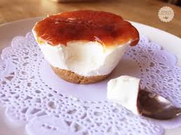 Ecco qualche idea semplice per dolci da preparare, per esempio, la domenica e consumare con le gocce di cioccolato? Semifreddi Allo Yogurt In Monoporzione Ricette Al Volo