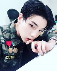 Imagen De Boy High420 And Idol Korean Boys Hot Korean Boys Ulzzang Cute Korean Boys