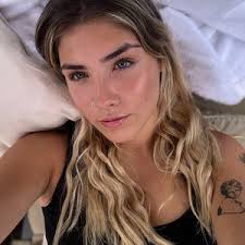 Ina Eaton Benis (@inaeatonb)